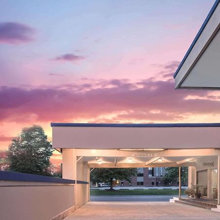 Travelodge By Wyndham Lafayette Εξωτερικό φωτογραφία
