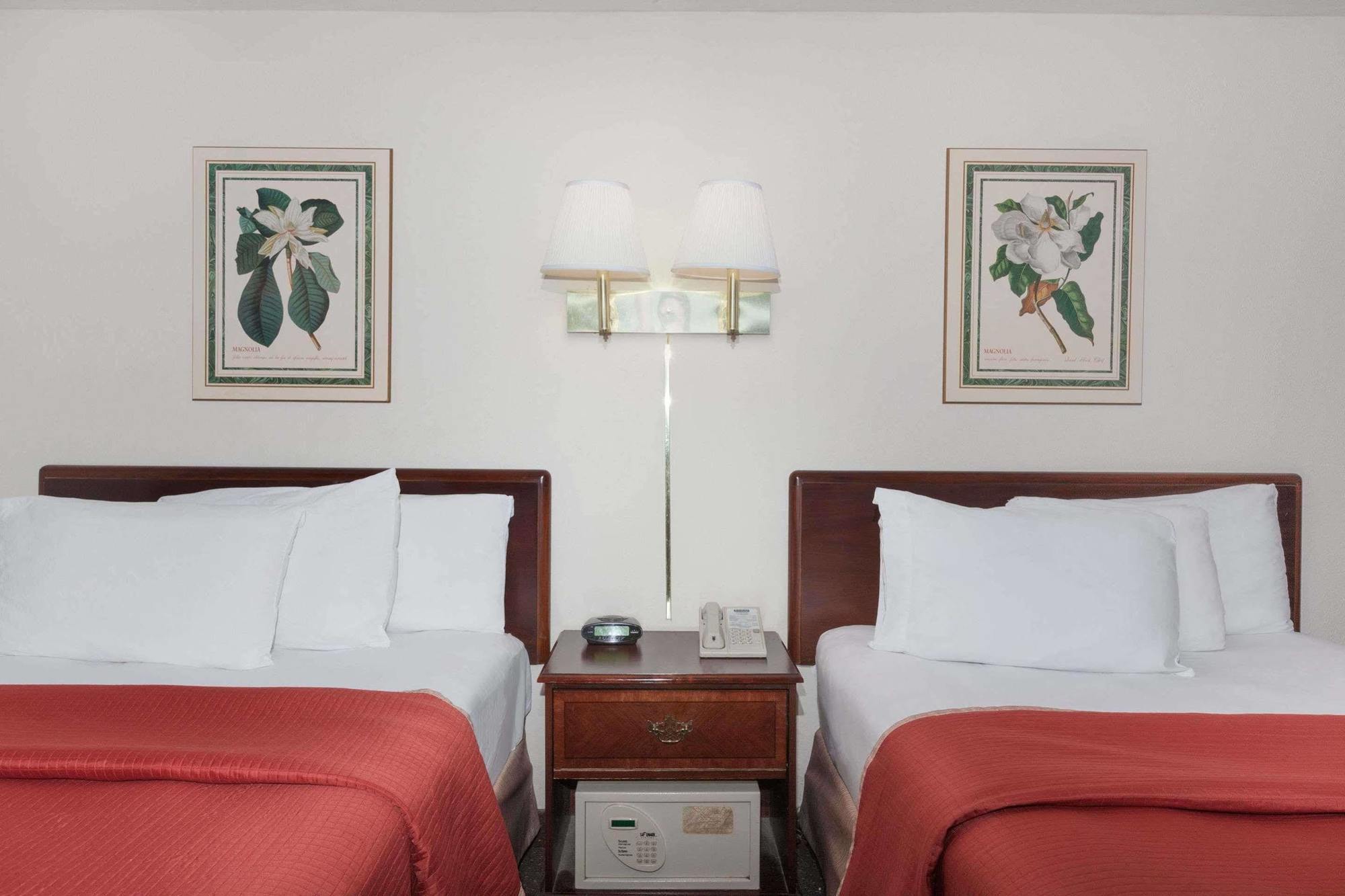Travelodge By Wyndham Lafayette Εξωτερικό φωτογραφία
